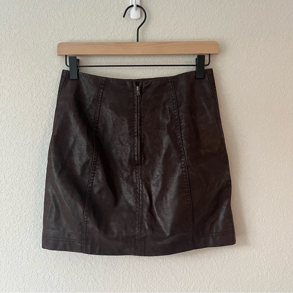 Free People Modern Femme Vegan Leather Brown Mini Skirt Size 0 - Picture 3 of 4